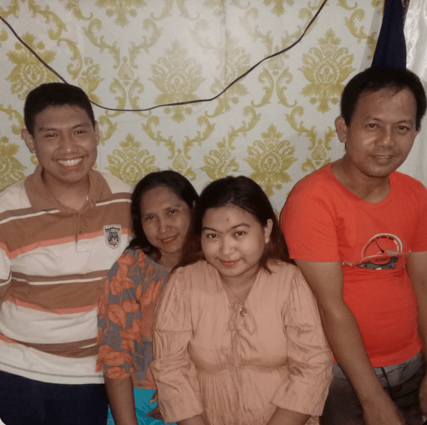 With his parents and older sister, Andrel Arreglado (first from left) is focused on his studies to fulfill a dream of securing a home for his family /Photo courtesy of Andrel Arreglado.