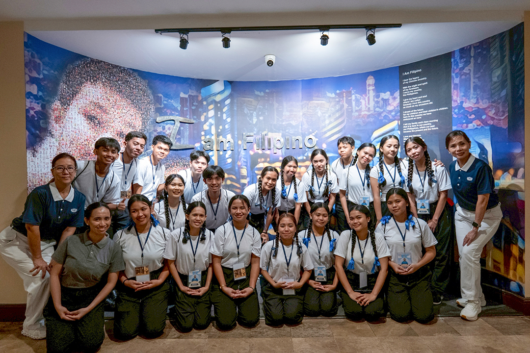 (First row, third from left) With fellow scholars and volunteers at Bahay Tsinoy, Museum of Chinese in Philippines Life, on the first day of the 2026 Tzu Chi Scholars’ Camp. 