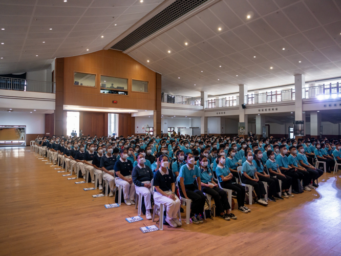 Scholars converge at the Jing Si Auditorium where they were briefed on the devastation of the quake that rocked Turkey and Syria.【Photo by Daniel Lazar】