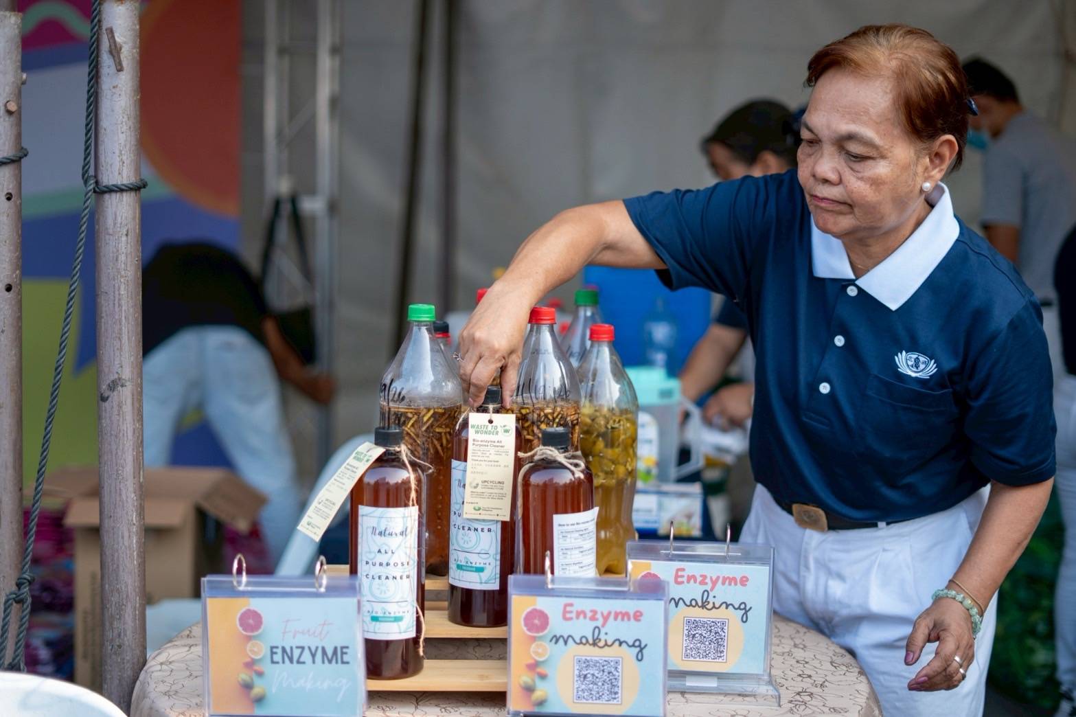 Runners were invited to make eco-enzyme, a multipurpose, chemical-free cleanser that is a fermented mix of fresh organic waste (such as fruit and vegetable peels), sugar, and water. 