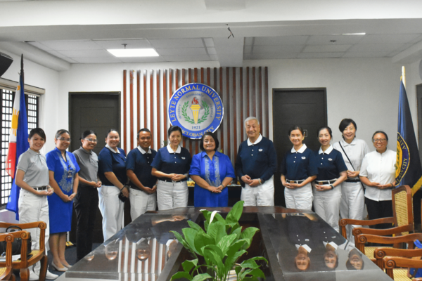 Representatives from Tzu Chi Philippines and Leyte Normal University take a photo after a fruitful discussion on partnerships.