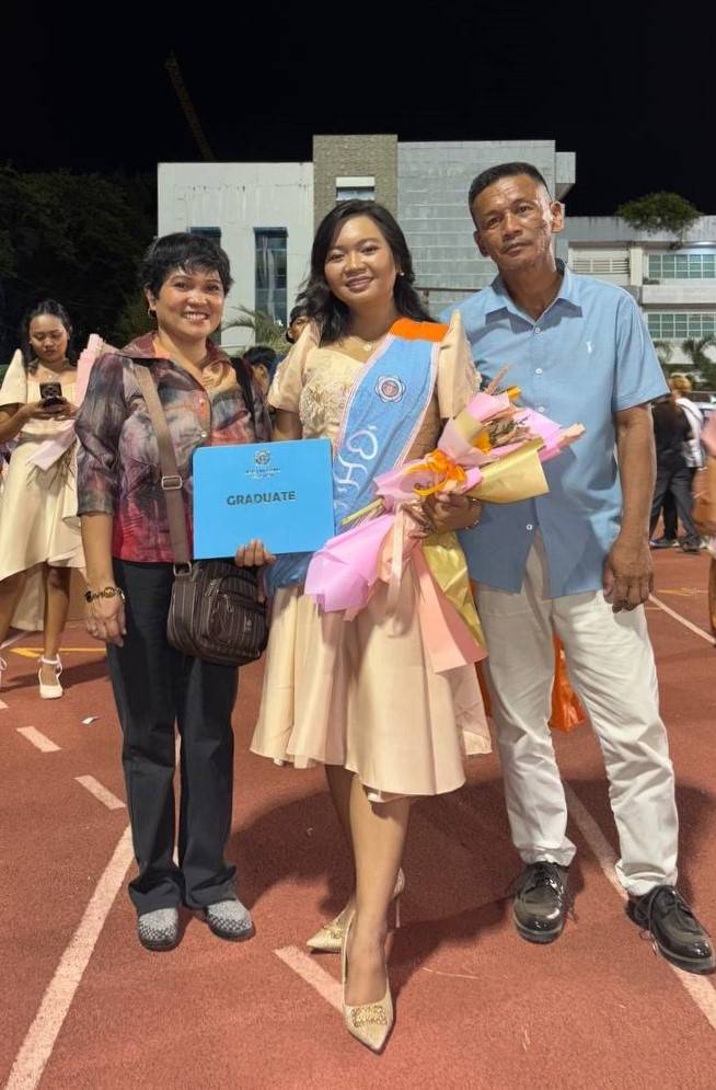 No matter how tough life got, Patricia Paula Briz never backed down from her dream to graduate. On June 16, 2026, she celebrated this wonderful milestone alongside her parents, who stood by her side and supported her every step of the way.