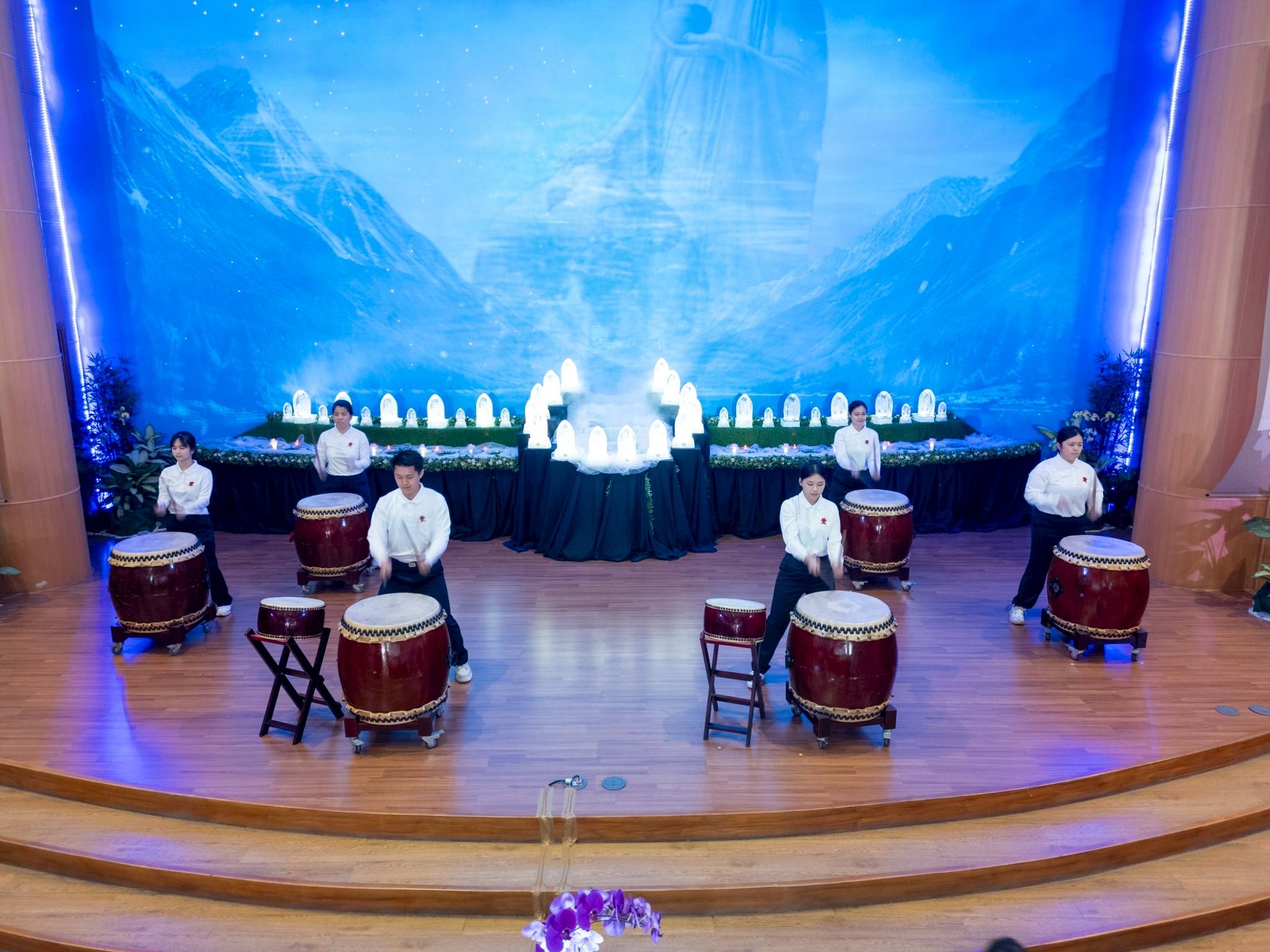 A powerful drum performance echoed through the venue, symbolizing the awakening of lost hearts and the gathering of the faithful in unity and purpose.
