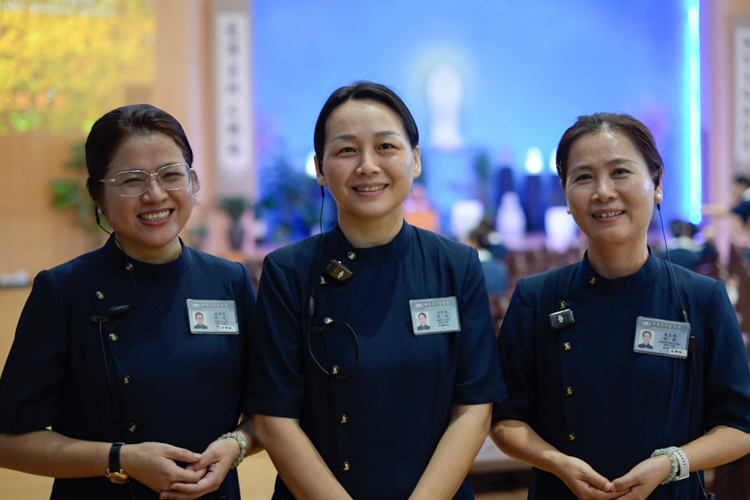 (From left) Camp coordinators Lin Ming Ya, Qiu Ming Ya, and Chen Cheng Fen organize the diligence camp without any prior experience. “We are very grateful to [CEO Yuñez] for letting the three of us have the opportunity to learn together.”