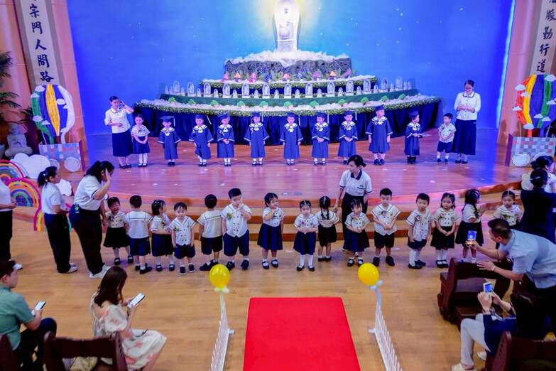 Fifteen nursery students (front row) and 11 pre-kindergarten students (back row) were recognized at the Tzu Chi Great Love Preschool Philippines’ third Moving-Up Ceremony.