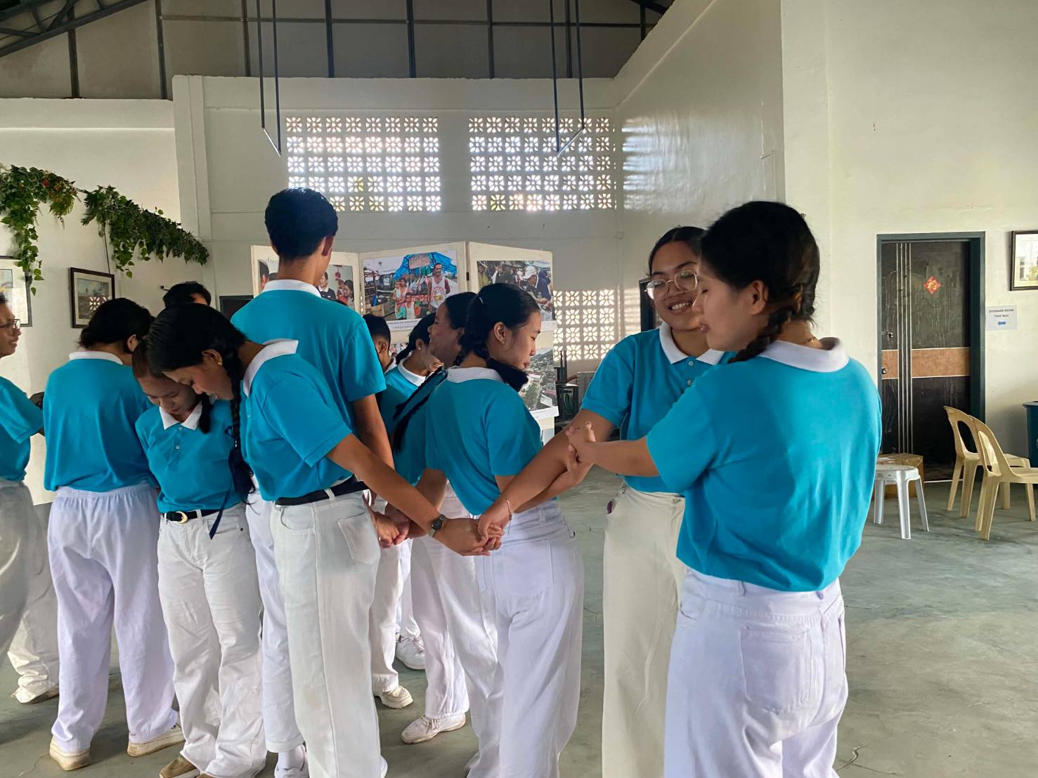 Tzu Chi Palo’s Humanities class included interactive activities. 
