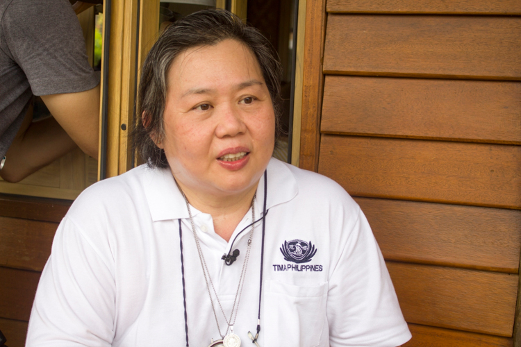A pediatrician, TIMA volunteer Ma. Luisa Tan handled mostly primary complex and malnutrition cases when she joined Tzu Chi’s medical missions. 【Photo by Matt Serrano】