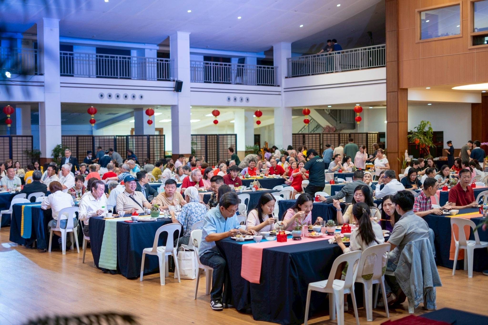 Special guests at the Lantern Festival included Tzu Chi’s longtime and new partners. 