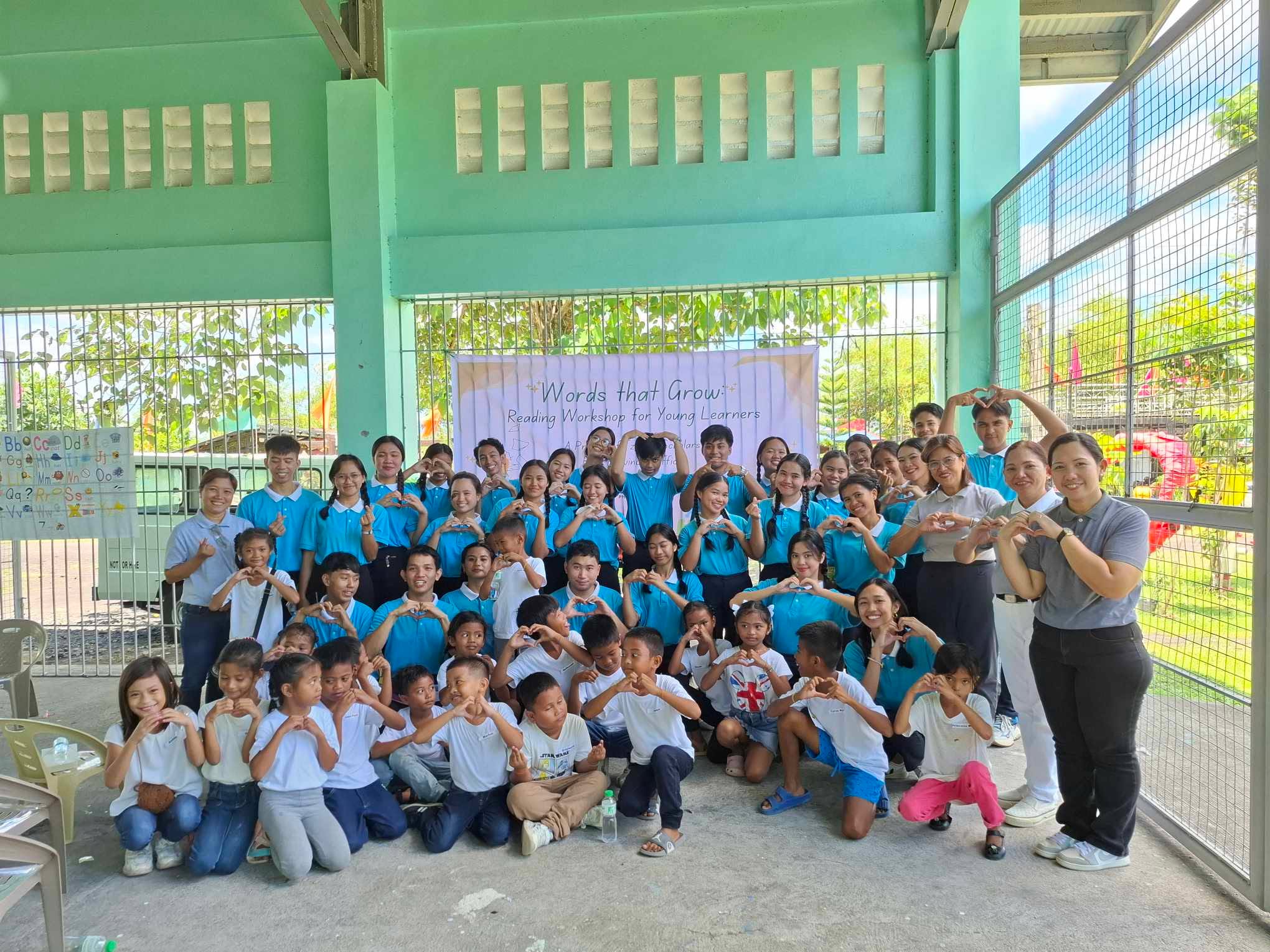Together with Tzu Chi Bicol scholars, Nicole Fetalcorin actively attends outreach activities in the Tzu Chi Great Love Village in Tabaco City.