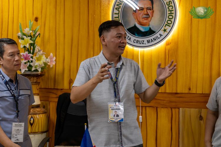 Dr. George Borromeo, public schools district supervisor of DepEd-Manila, thanks Tzu Chi Foundation for its continued support through a long-standing partnership. 