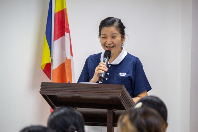 Tzu Chi Educational Committee volunteer Rosa So provides closing remarks for another successful staging of Tzu Chi’s Mock Interview and Career Talk. 