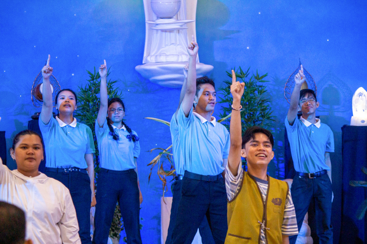 Tzu Chi scholars perform the 2024 Scholars’ Camp song “Sail Your Story.”