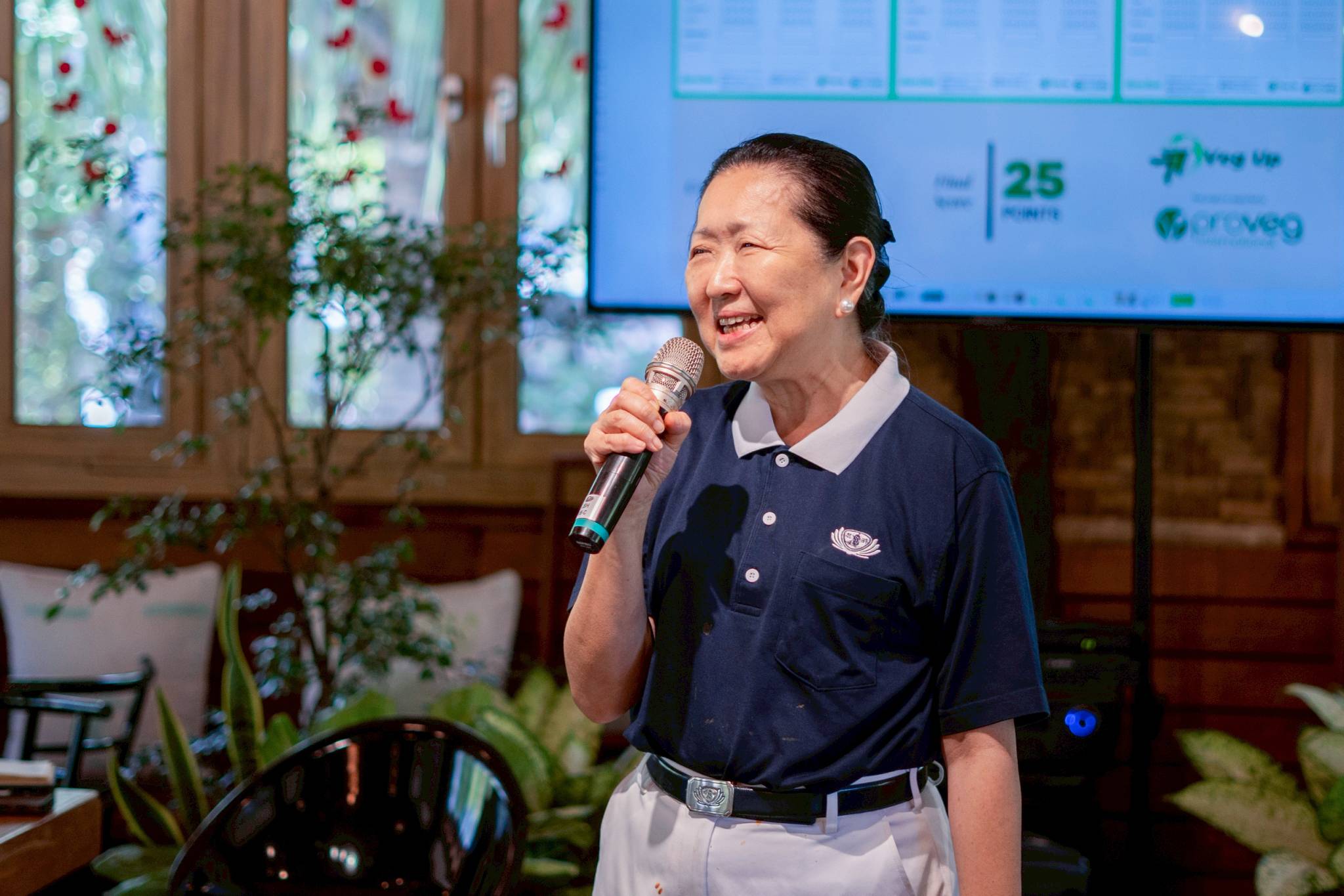 Tzu Chi volunteer Sally Yuñez hopes that younger people will appreciate that a plant-based diet is as good as a regular meat-based diet. 