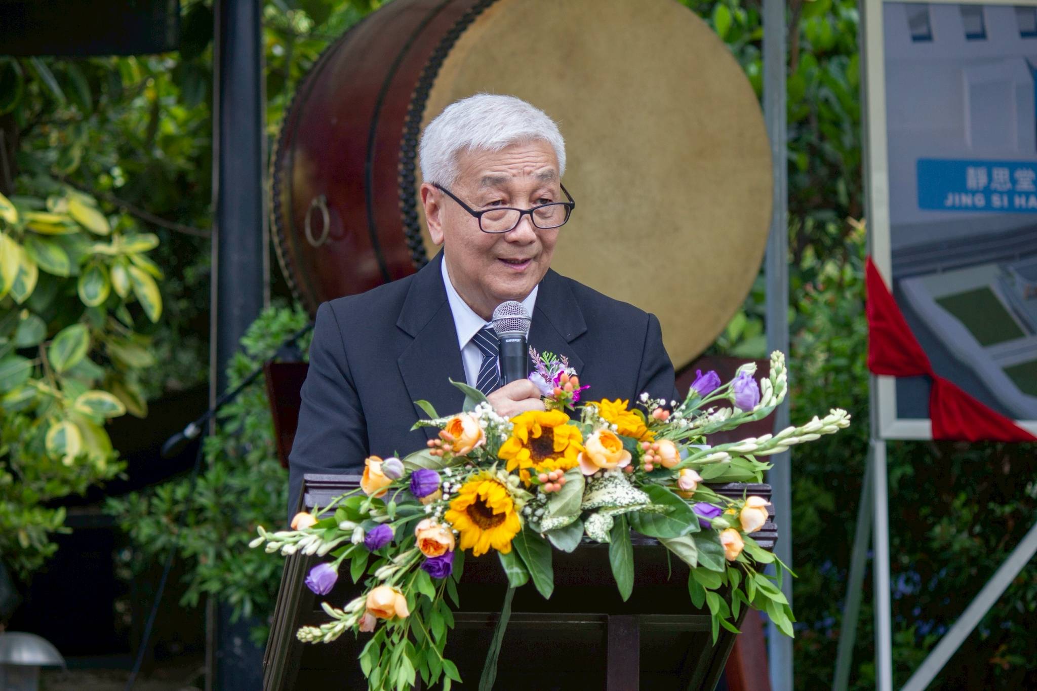 “As we break this ground, we know the journey ahead will not be easy,” said Tzu Chi Philippines CEO Henry Yuñez. “But together, we will build this place of healing, brick by brick.”