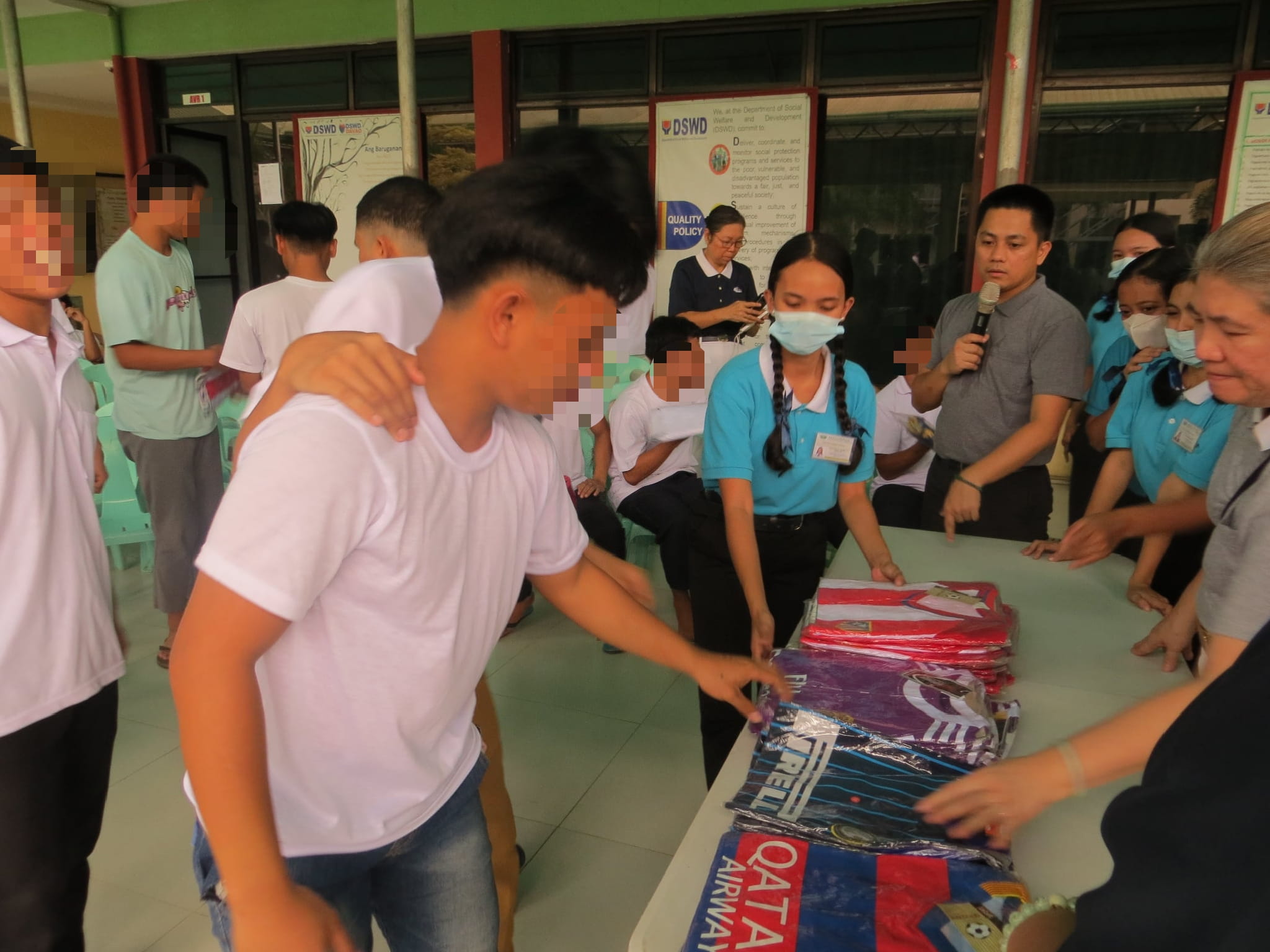 Becoming a Tzu Chi scholar is an answered prayer for her. Monterola felt she had the power to become someone bigger and inspiring for others.