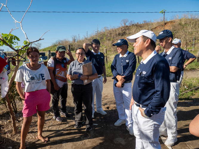 Tzu Chi volunteers survey affected barangays in Sta. Ana, Cagayan. 