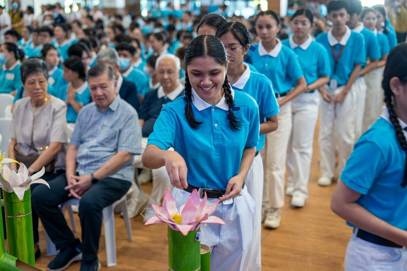 As a newly awarded Tzu Chi scholar, Jahreez Octaviano shares her commitment to the foundation.   “I can commit to Tzu Chi through my volunteerism, especially with community service, sharing knowledge, and embodying the values during Humanities classes.”
