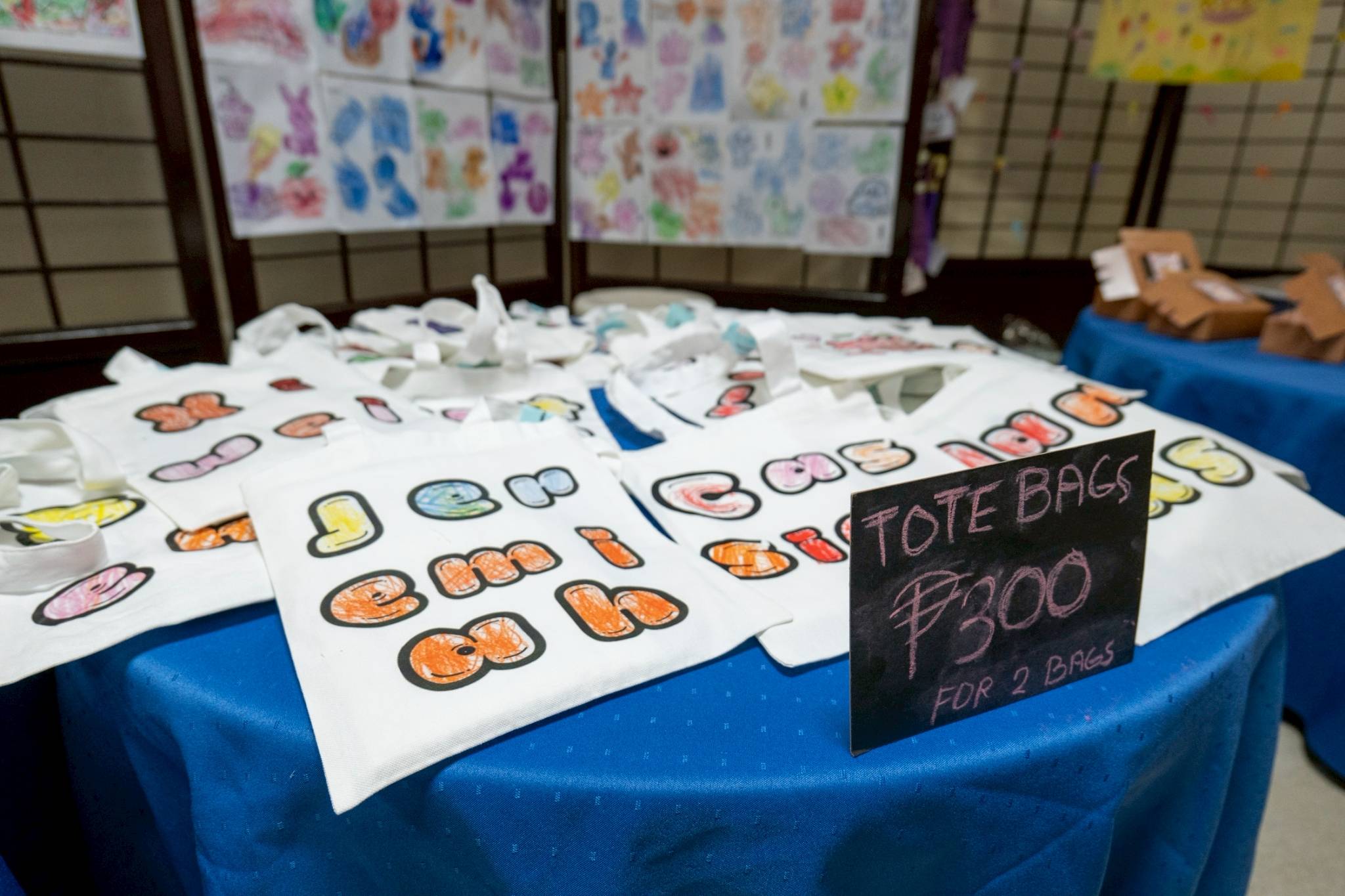 The stalls showcased different handmade crafts created by the students.