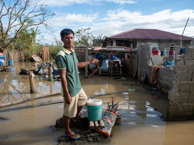 Ray PJ Aliguia, is only one of the many who lost their homes and livelihood to the typhoons. A fisherman earning less than PHP1000 a day, he only wished to have a home for Christmas.