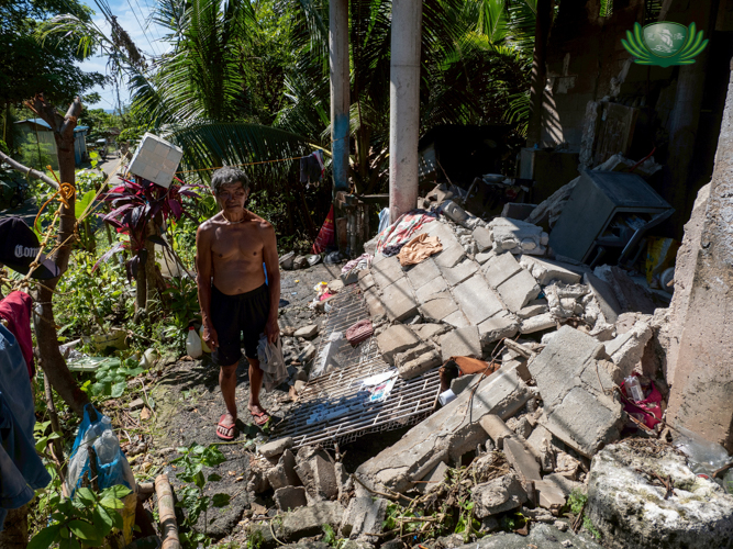 Sixty-nine-year-old Ernesto Pepito from Daanbantayan lost his home, and everything in it, from the quake.