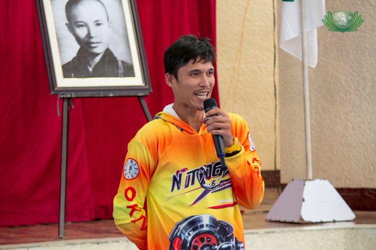 Jacinto Abata, 28, from Barangay Biasong shared how Tzu Chi helped him after Typhoon Yolanda in Ormoc City, Leyte. He now resides in Cebu, where he was affected by Typhoon Tino.