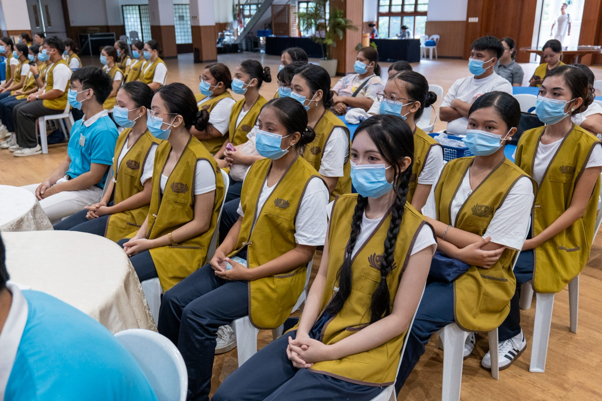Also attending their first Humanities class were the Tzu Chi scholars bound for Tzu Chi University in Taiwan to study nursing.