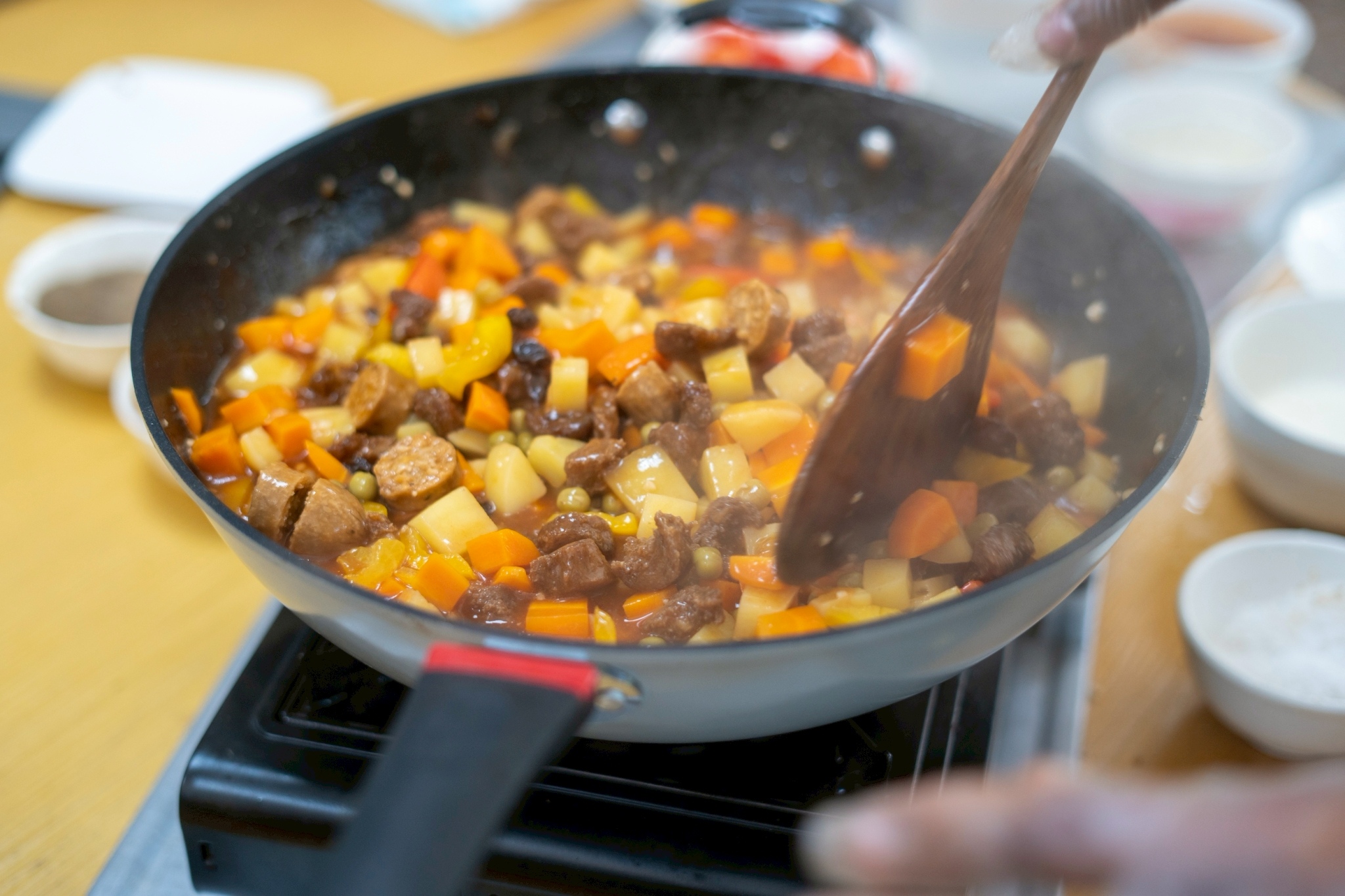 The mouthwatering aroma of plant-based menudo wafted through the hall!
