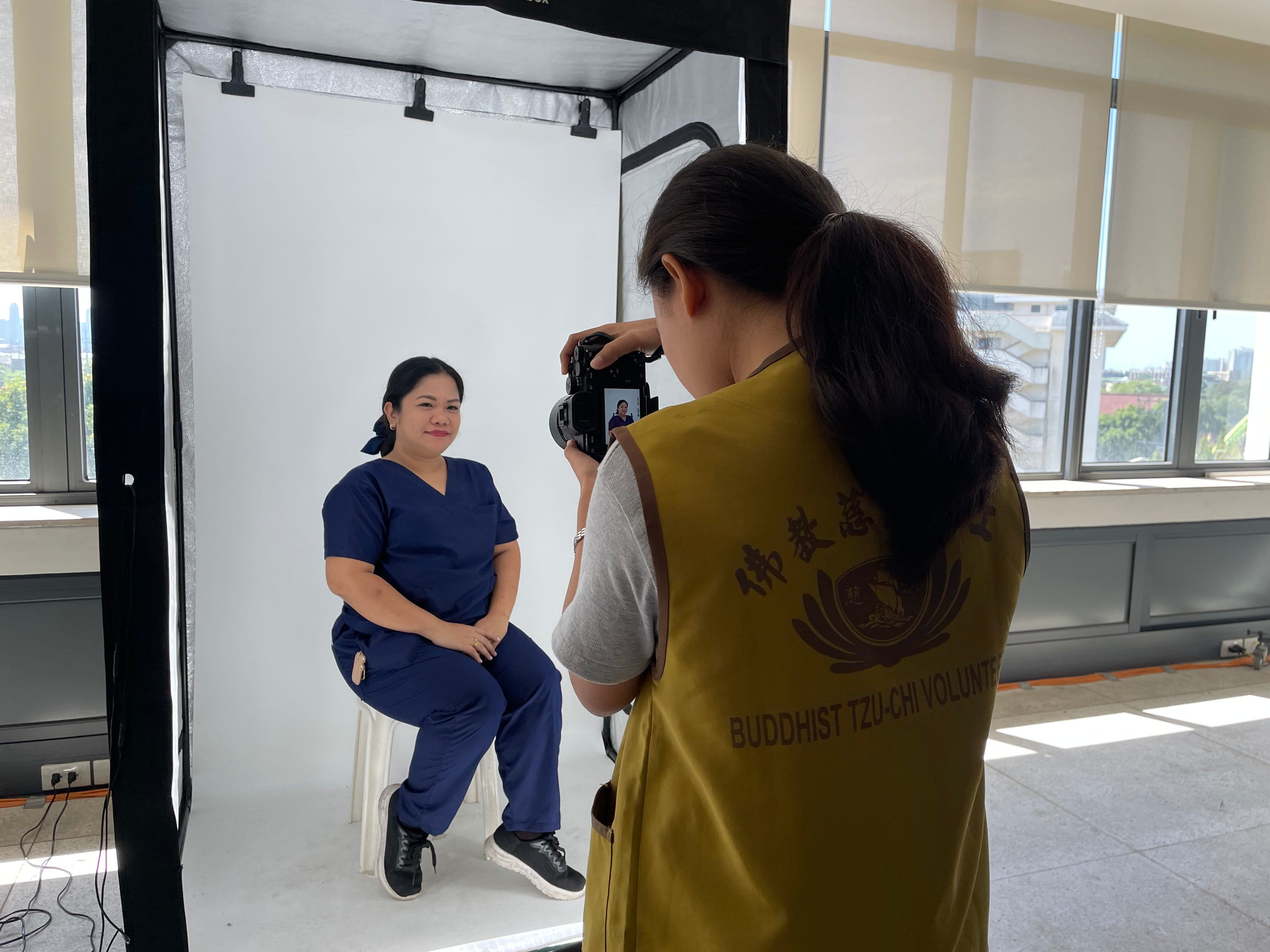 During her internship at the Tzu Chi Communications Department, Nicole Fetalcorin took on tasks like videography, photography, editing, and writing.
