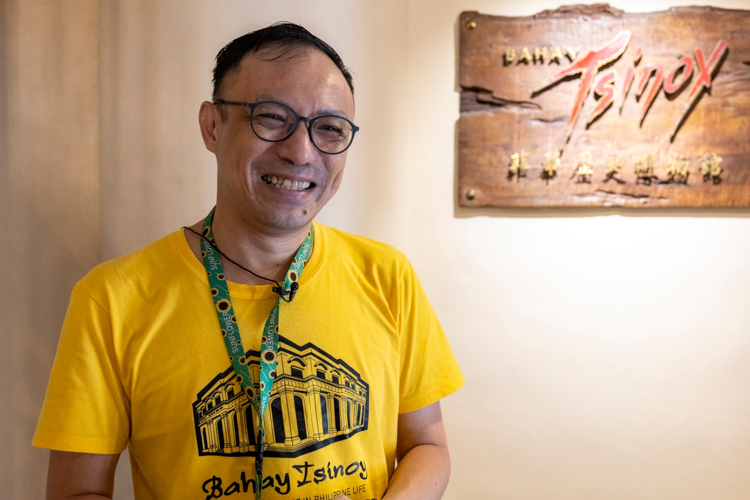 “The first generation of migrant Chinese who settled here were illiterate,” says Baldwin Kho, Bahay Tsinoy museum director and volunteer. “But they worked and studied hard. And when they prospered, they learned to give back. That’s very beautiful—and very much like Tzu Chi in values.” 【Photo by Matt Serrano】
