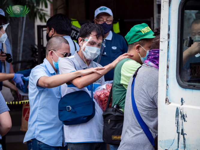 Also claiming their relief goods during the Payatas distribution were Persons with Disability (PWD), blind massage therapists whose livelihood was severely affected during the pandemic. 【Photo by Daniel Lazar】