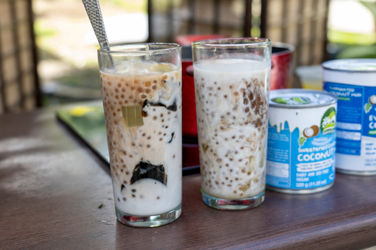 To make your milk tea truly animal-free, do as the Astig Vegan did at Fiesta Verde. She used coconut milk instead of cow’s milk, and grass jelly and tapioca pearls instead of gelatin, which is collagen sourced from the skin, bones, and cartilage of animals. 