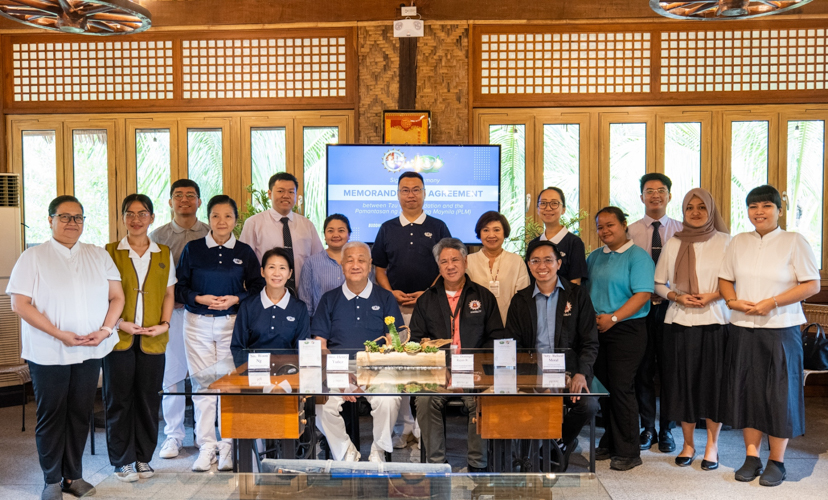 Tzu Chi volunteers and officials of the Pamantasan ng Lungsod ng Maynila (PLM) meet at the Café of Buddhist Tzu Chi Campus in Sta. Mesa, Manila, for the signing of a Memorandum of Agreement acknowledging 41 PLM students as Tzu Chi scholars for schoolyear 2023-2024. 【Photo by Jeaneal Dando】