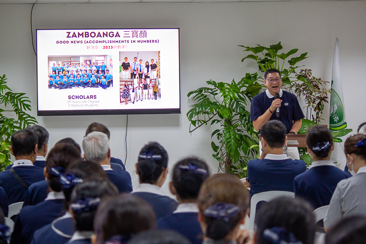 Volunteers take turns sharing the achievements, milestones, and challenges of their respective districts and provincial chapters. 【Photo by Marella Saldonido】