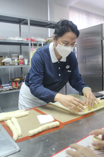 As a volunteer of Tzu Chi, Olga Vendivel has to get out of her comfort zone and take a pro-active approach. 