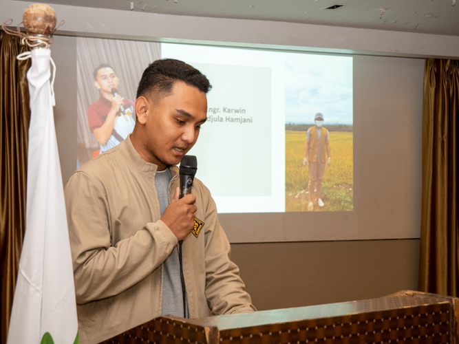 “I want to thank Tzu Chi for the trust they’ve given us,” says Karwin Hamjani, who generously volunteered for Tzu Chi’s pandemic relief efforts during his last year in college. “It’s not about religion, it’s about humanity.” 【Photo by Harold Alzaga】