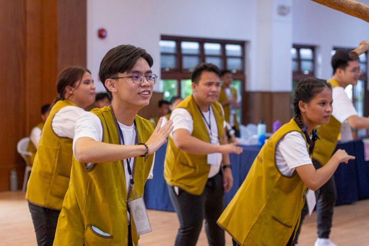 Members from the scholar working committees joined in performing during the scholars’ camp.