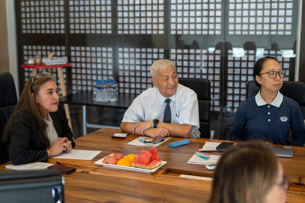 (From left) Loreann Villanueva, Country Manager of Takeda Healthcare Philippines Inc., together with Tzu Chi Philippines CEO Henry Yuñez and Deputy CEO Peggy Sy Jiang discussed the unified missions towards equitable healthcare for Filipinos. 