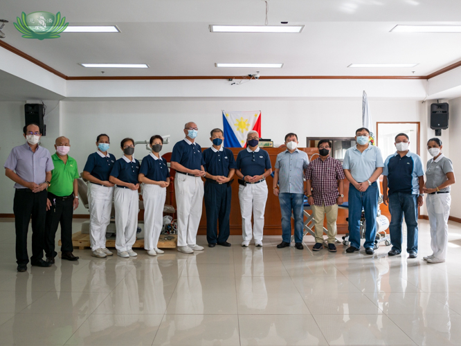 Tzu Chi CEO and volunteers together with Marikina City officials【Photo by Daniel Lazar】