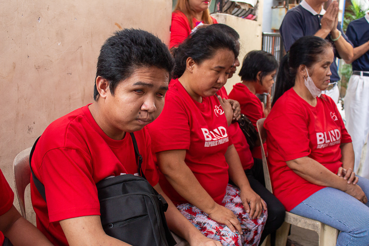 Members of the Blind Republic Philippines begin to arrive at their small gathering.  【Photo by Marella Saldonido】