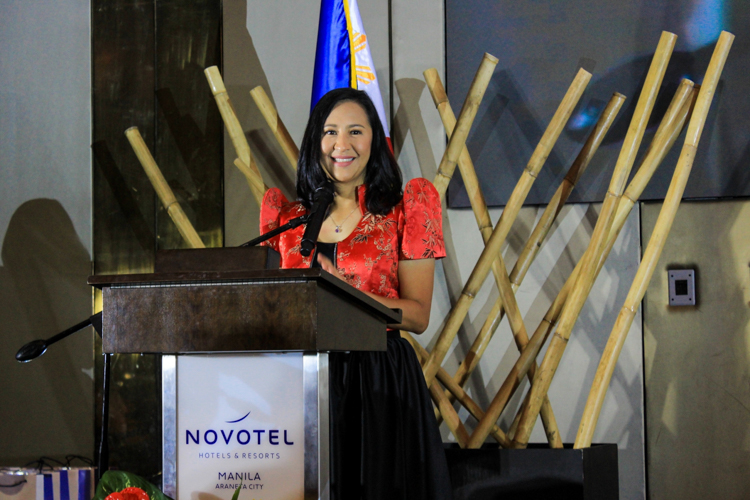 “Let us continue to work hand in hand in realizing our goals for the city,” says Quezon City Mayor Joy Belmonte to the Dragon Star Awardees. “Thank you for your selflessness, social conscience, and benevolence.” 【Photo by Kinlon Fan】