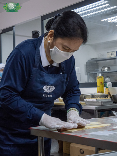 Tzu Chi volunteer Olga Vendivel is a hands-on volunteer in managing the bakery of the Tzu Chi Campus in Sta. Mesa.