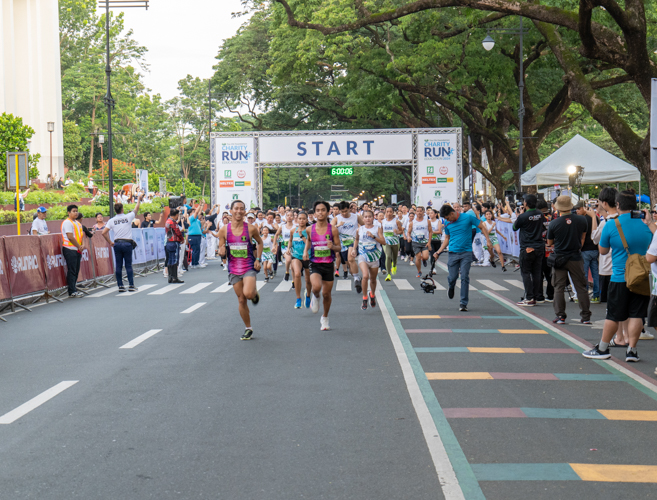 And they’re off! Tzu Chi’s first Charity Run for Education on July 21 at the University of the Philippines, Diliman, Quezon City, attracted 6,000 participants of all ages in its 1K, 3K, 5K, and 10K race categories.