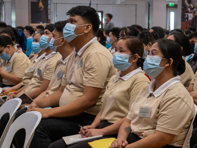 Technical-Vocational scholars attend the Humanity Class on gratefulness and a positive mindset at the Jing Si Auditorium. 【Photo by Matt Serrano】