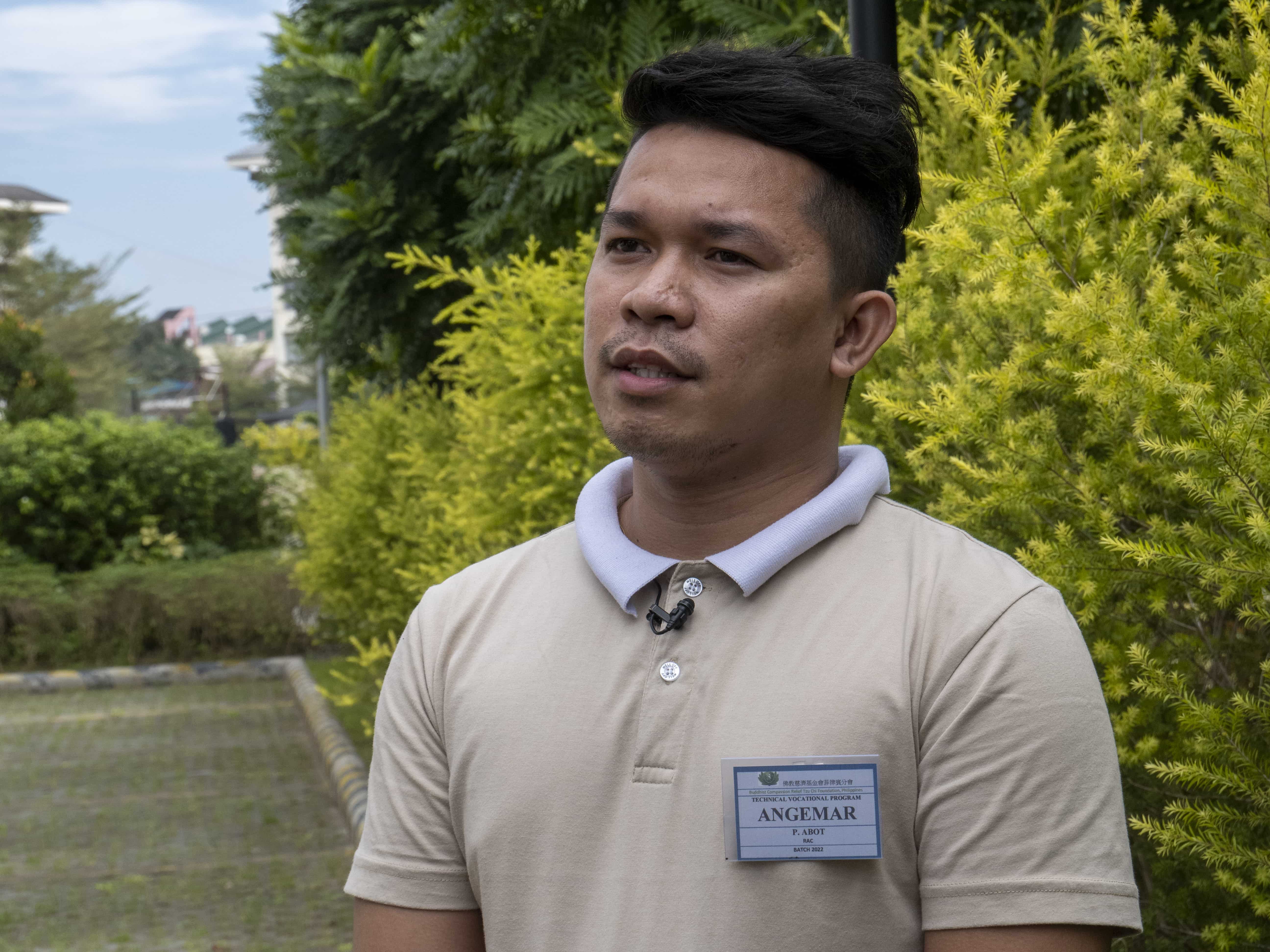 Tzu Chi Technical-Vocational scholar Angemar Abot recently completed a two-month course in Refrigerator and Air-conditioning Course (DOMRAC NCII). 【Photo by Matt Serrano】