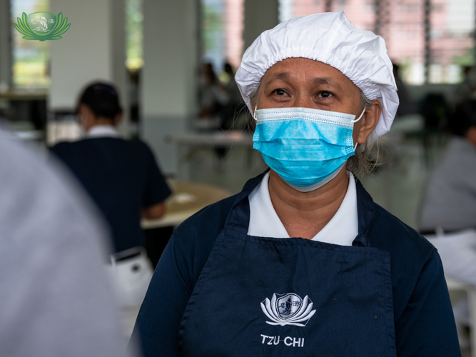 Commissioner Carmelita Rejano talking about the health benefits of being vegetarian【Photo by Daniel Lazar】