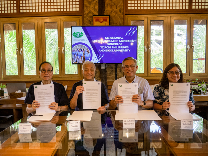 Tzu Chi Philippines and Bicol University sign Memorandum of Agreement to further expand Tzu Chi’s educational assistance program in the Bicol region. 【Photo by Matt Serrano】