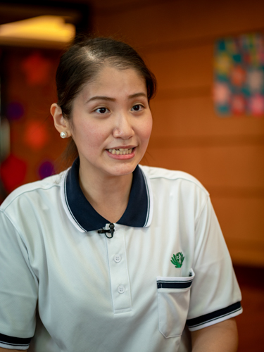 Directress Jane Sy talking about the Tzu Chi Great Love Preschool【Photo by Daniel Lazar】