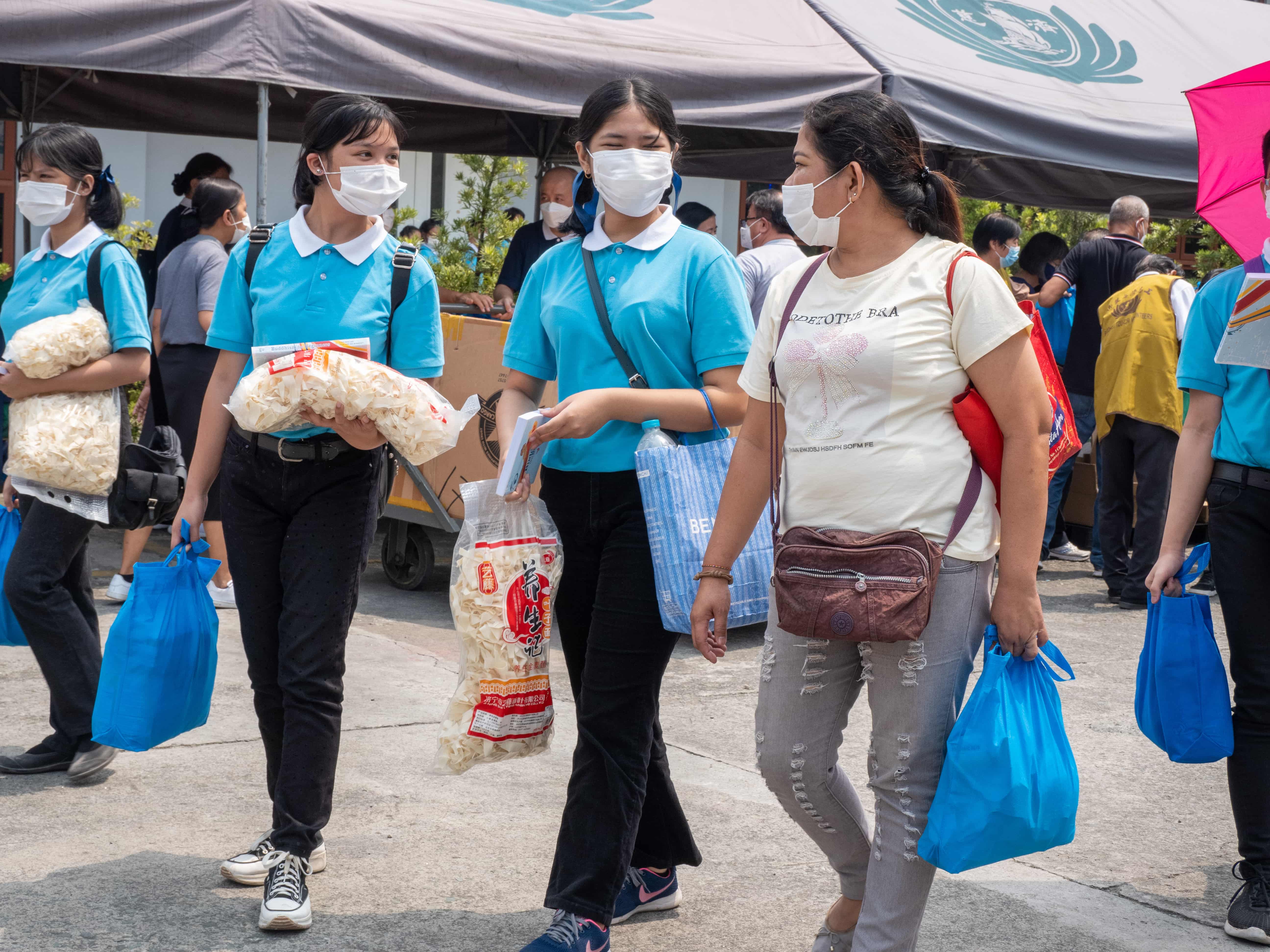 Helping scholars and their families. Apart from answering scholars’ financial needs as they study, a Tzu Chi scholarship covers daily needs such as rice and groceries.