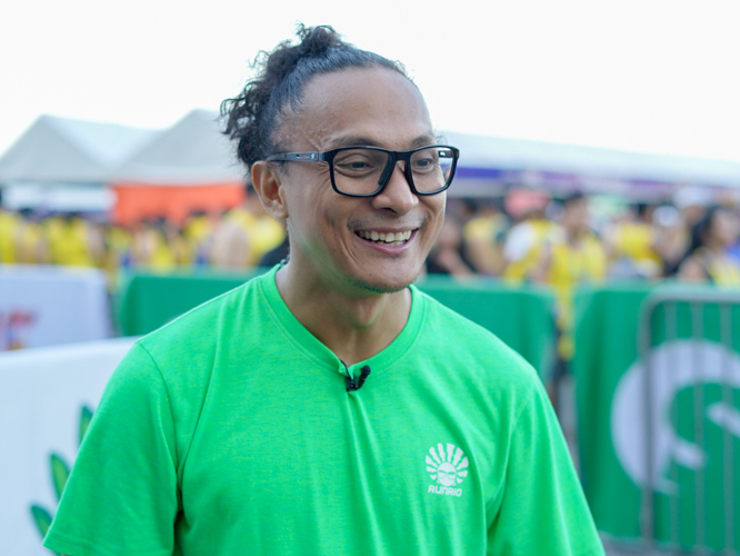 Runrio president and CEO Rio de la Cruz is always finding ways to reduce the carbon footprint of his running events. “It’s hard to make it 100% plastic-free or waste-free—but we are trying our best through small things, small steps.” 【Photo by Harold Alzaga】