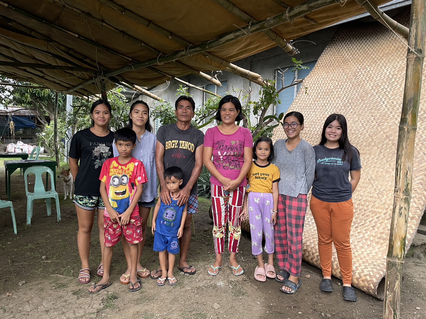 With her scholarship, Jazel Basto (second from right) plans to study hard, graduate, and find work, “to pay my parents back for the hardships that they went through to send me to school. Also, to help my brothers and sisters finish their studies,” she says.【Photo by Jeaneal Dando】